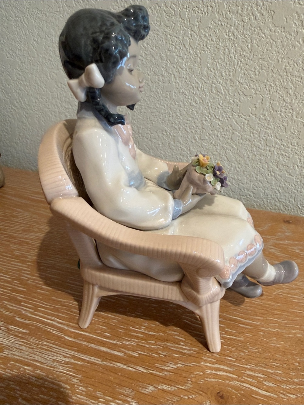Lladro “Sitting Pretty” #5699. Black Legacy Collection. Porcelain. - Picture 4 of 5
